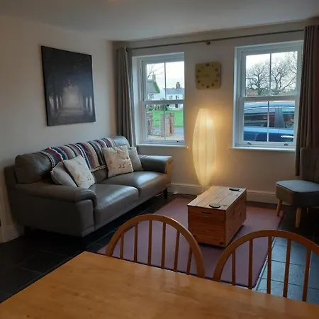 The Cosy West Wing, Dog Friendly Apartment Martham Exterior photo
