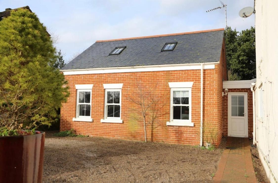 The Cosy West Wing, Dog Friendly *